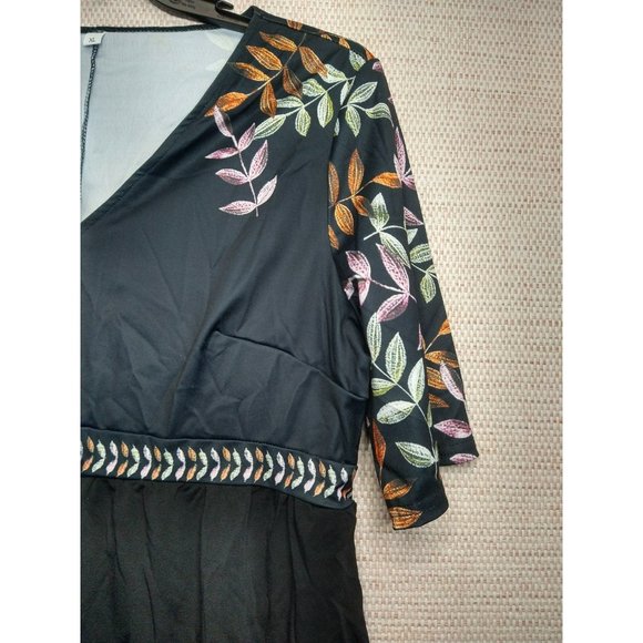 Black V Neck Blouse with Leaves Pattern and Half Sleeve Size XL - Picture 4 of 8